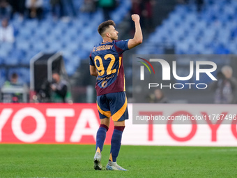 Stephan El Shaarawy of AS Roma celebrates after scoring first goal during the Serie A Enilive match between AS Roma and Bologna FC at Stadio...