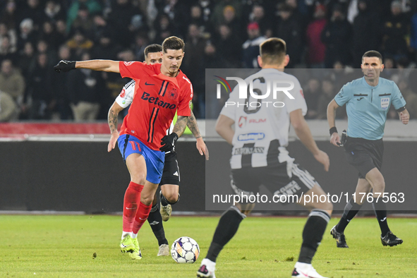 David Miculescu plays during the Superliga match between Universitatea Cluj and FCSB at Cluj Arena in Cluj, Romania, on November 10, 2024. 