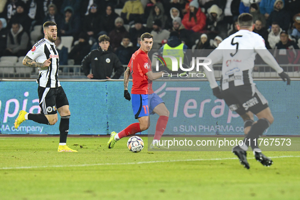 David Miculescu plays during the Superliga match between Universitatea Cluj and FCSB at Cluj Arena in Cluj, Romania, on November 10, 2024. 