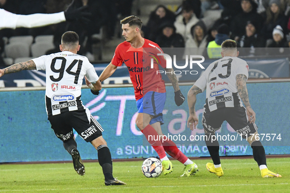 David Miculescu plays during the Superliga match between Universitatea Cluj and FCSB at Cluj Arena in Cluj, Romania, on November 10, 2024. 