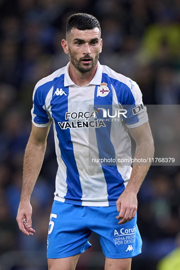 Pablo Vazquez of RC Deportivo de La Coruna looks on during the LaLiga Hypermotion match between RC Deportivo de La Coruna and SD Eibar at Ab...