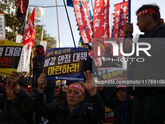 Hundreds of farmers, organized by the Korea Advanced Farmers Federation, gather in front of the National Assembly in Yeouido for the Farmers...