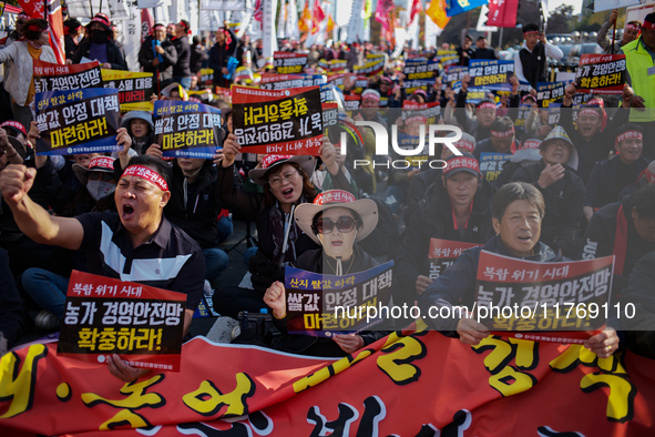 Hundreds of farmers, organized by the Korea Advanced Farmers Federation, gather in front of the National Assembly in Yeouido for the Farmers...