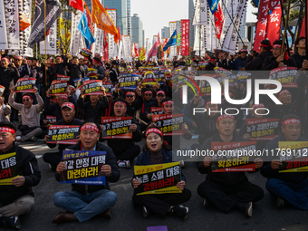 Hundreds of farmers, organized by the Korea Advanced Farmers Federation, gather in front of the National Assembly in Yeouido for the Farmers...