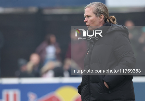 Rehanne Skinner manages West Ham United Women during the Barclays FA Women's Super League soccer match between West Ham United Women and Lei...