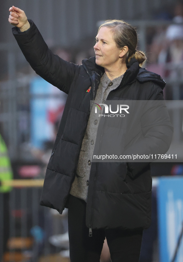 Rehanne Skinner manages West Ham United Women during the Barclays FA Women's Super League soccer match between West Ham United Women and Lei...