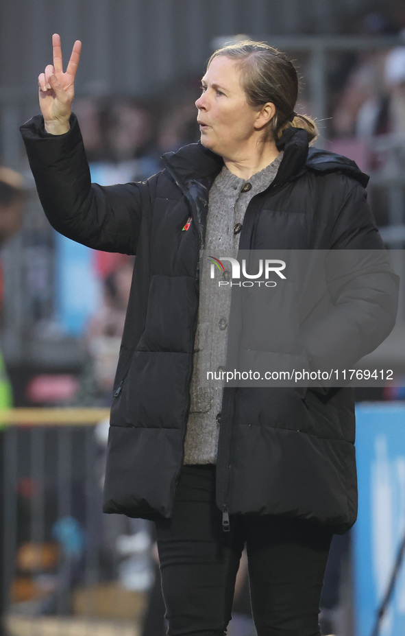 Rehanne Skinner manages West Ham United Women during the Barclays FA Women's Super League soccer match between West Ham United Women and Lei...