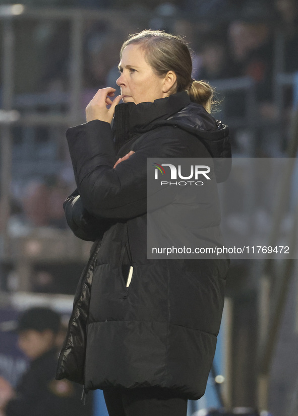 Rehanne Skinner manages West Ham United Women during the Barclays FA Women's Super League soccer match between West Ham United Women and Lei...