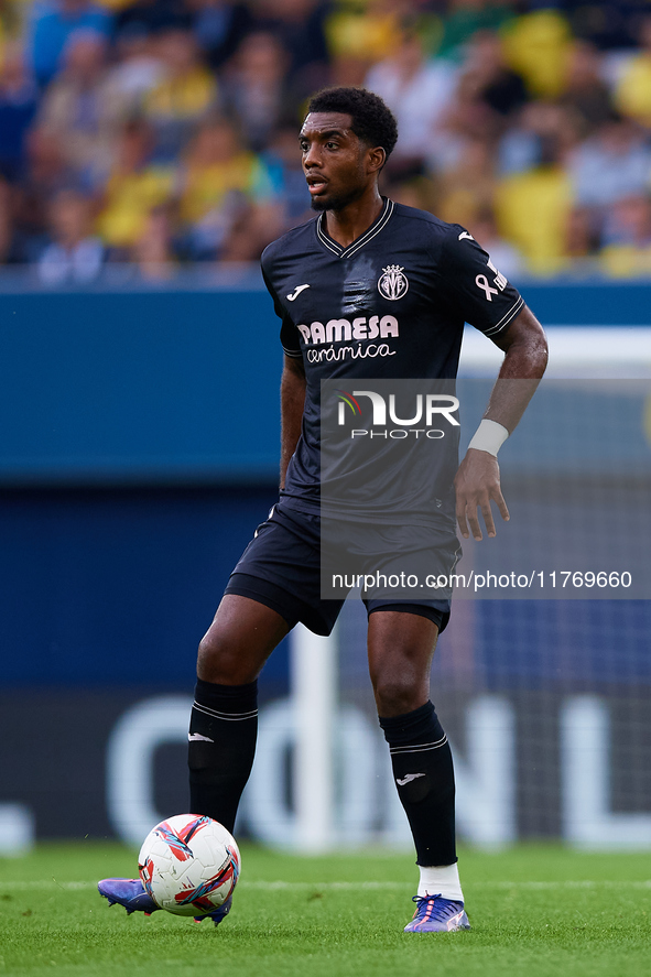 Logan Evans Costa of Villarreal CF is in action during the LaLiga EA Sports match between Villarreal CF and Deportivo Alaves at Estadio de l...