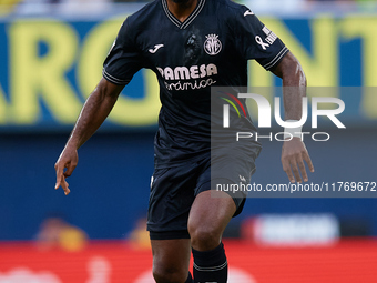 Logan Evans Costa of Villarreal CF is in action during the LaLiga EA Sports match between Villarreal CF and Deportivo Alaves at Estadio de l...