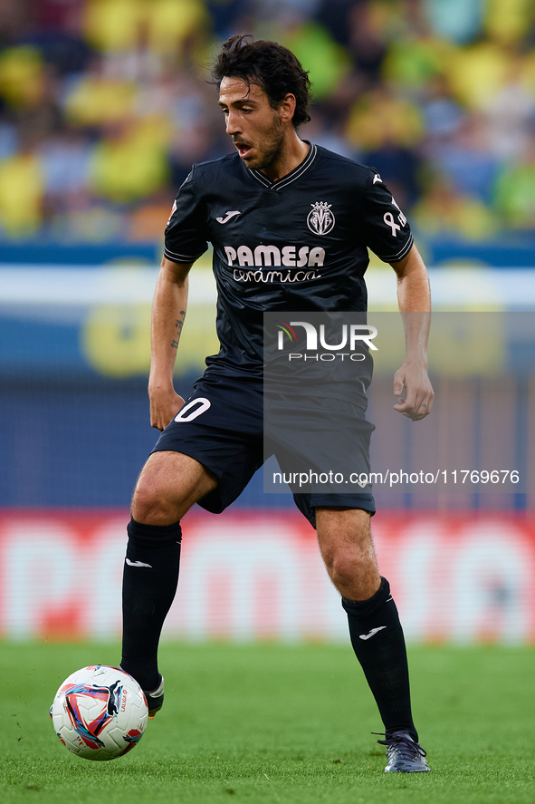 Dani Parejo of Villarreal CF is in action during the LaLiga EA Sports match between Villarreal CF and Deportivo Alaves at Estadio de la Cera...