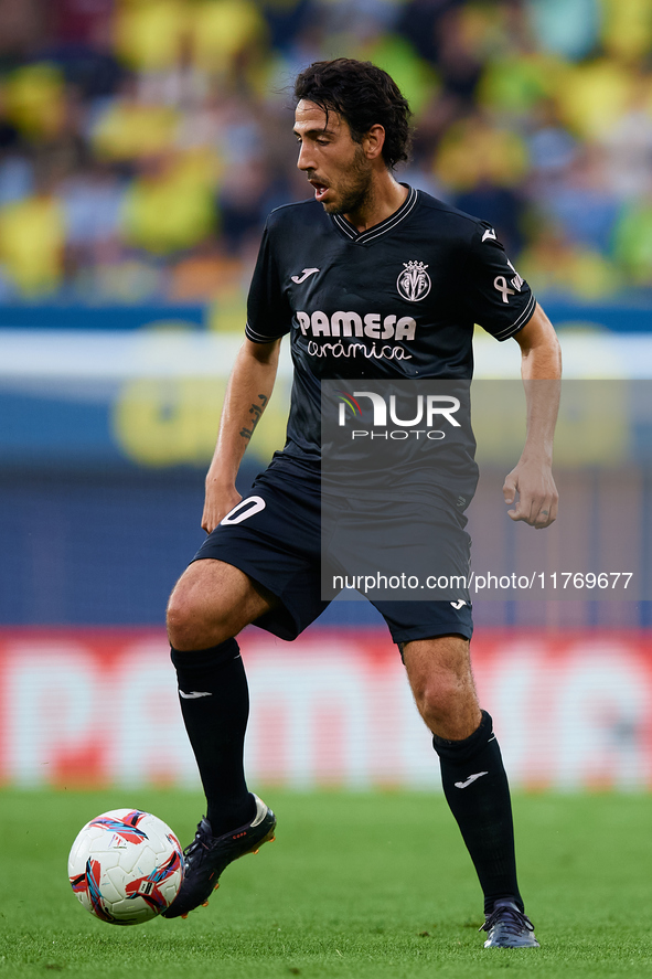 Dani Parejo of Villarreal CF is in action during the LaLiga EA Sports match between Villarreal CF and Deportivo Alaves at Estadio de la Cera...