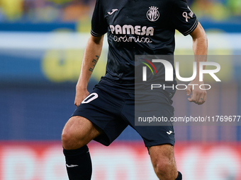 Dani Parejo of Villarreal CF is in action during the LaLiga EA Sports match between Villarreal CF and Deportivo Alaves at Estadio de la Cera...