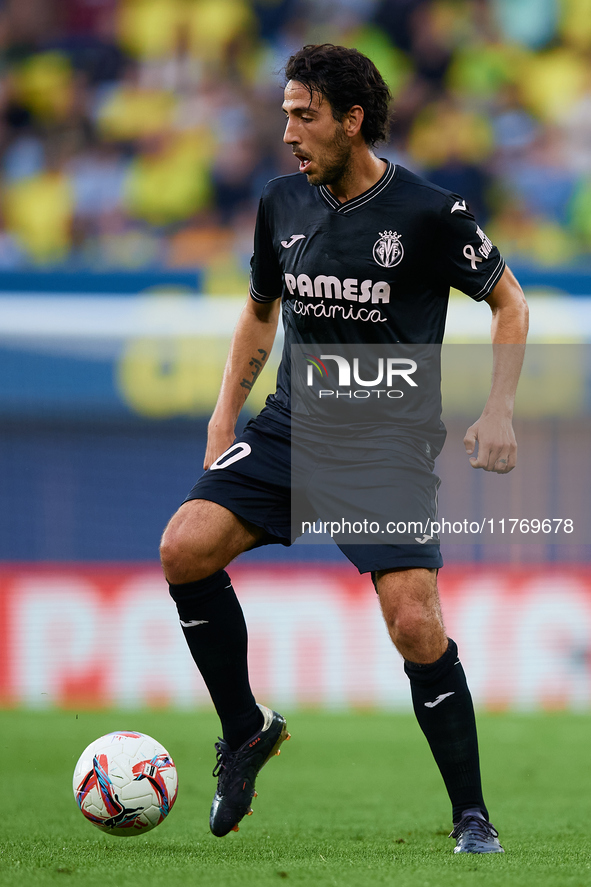 Dani Parejo of Villarreal CF is in action during the LaLiga EA Sports match between Villarreal CF and Deportivo Alaves at Estadio de la Cera...