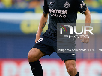 Dani Parejo of Villarreal CF is in action during the LaLiga EA Sports match between Villarreal CF and Deportivo Alaves at Estadio de la Cera...