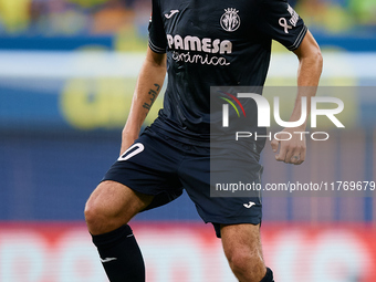 Dani Parejo of Villarreal CF is in action during the LaLiga EA Sports match between Villarreal CF and Deportivo Alaves at Estadio de la Cera...