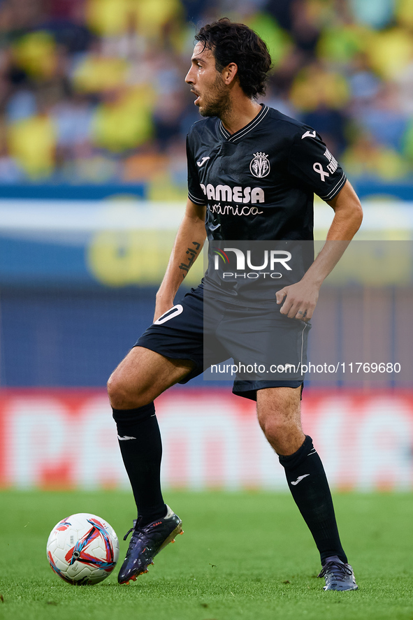 Dani Parejo of Villarreal CF is in action during the LaLiga EA Sports match between Villarreal CF and Deportivo Alaves at Estadio de la Cera...