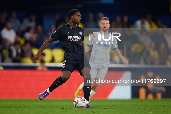 Logan Evans Costa of Villarreal CF is in action during the LaLiga EA Sports match between Villarreal CF and Deportivo Alaves at Estadio de l...