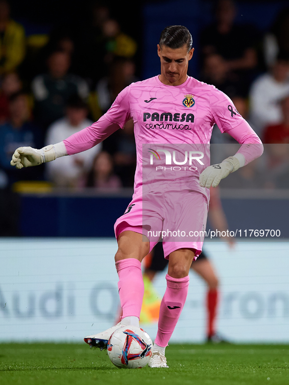 Diego Conde of Villarreal CF is in action during the LaLiga EA Sports match between Villarreal CF and Deportivo Alaves at Estadio de la Cera...