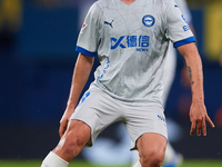 Antonio Blanco of Deportivo Alaves is in action during the LaLiga EA Sports match between Villarreal CF and Deportivo Alaves at Estadio de l...