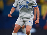 Antonio Blanco of Deportivo Alaves is in action during the LaLiga EA Sports match between Villarreal CF and Deportivo Alaves at Estadio de l...