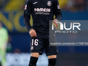 Alex Baena of Villarreal CF looks on during the LaLiga EA Sports match between Villarreal CF and Deportivo Alaves at Estadio de la Ceramica...