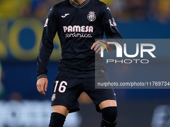 Alex Baena of Villarreal CF looks on during the LaLiga EA Sports match between Villarreal CF and Deportivo Alaves at Estadio de la Ceramica...