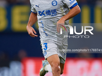 Manu Sanchez of Deportivo Alaves is in action during the LaLiga EA Sports match between Villarreal CF and Deportivo Alaves at Estadio de la...