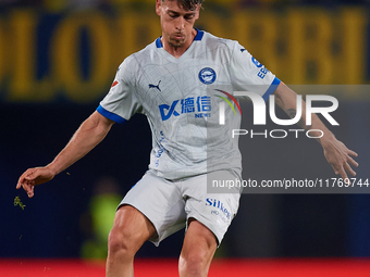 Antonio Blanco of Deportivo Alaves is in action during the LaLiga EA Sports match between Villarreal CF and Deportivo Alaves at Estadio de l...