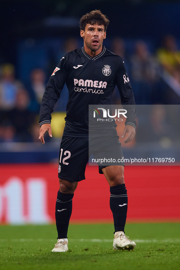 Juan Bernat of Villarreal CF reacts during the LaLiga EA Sports match between Villarreal CF and Deportivo Alaves at Estadio de la Ceramica i...