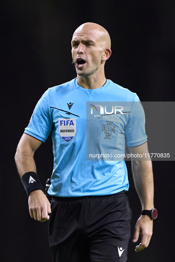 Referee Luis Godinho reacts during the Liga Portugal Betclic match between SC Braga and Sporting CP at Estadio Municipal de Braga in Braga,...