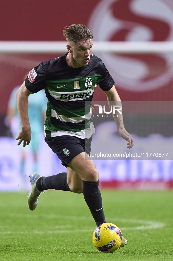 Viktor Gyokeres of Sporting CP is in action during the Liga Portugal Betclic match between SC Braga and Sporting CP at Estadio Municipal de...