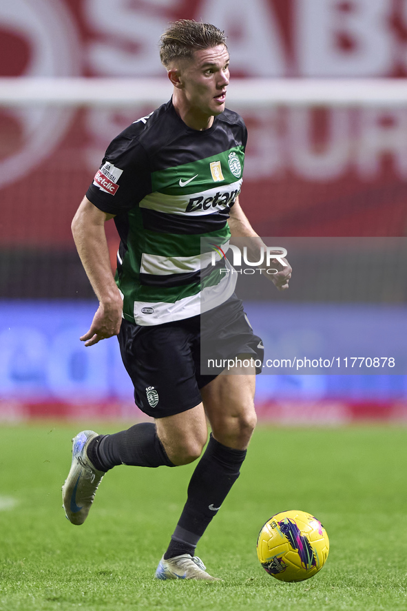 Viktor Gyokeres of Sporting CP is in action during the Liga Portugal Betclic match between SC Braga and Sporting CP at Estadio Municipal de...