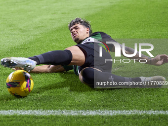 Maxi Araujo of Sporting CP is in action during the Liga Portugal Betclic match between SC Braga and Sporting CP at Estadio Municipal de Brag...