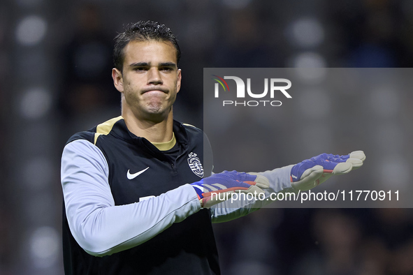 Diego Callai of Sporting CP warms up before the Liga Portugal Betclic match between SC Braga and Sporting CP at Estadio Municipal de Braga i...