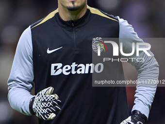 Vladan Kovacevic of Sporting CP warms up before the Liga Portugal Betclic match between SC Braga and Sporting CP at Estadio Municipal de Bra...