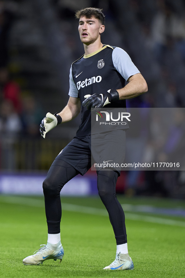 Franco Israel of Sporting CP warms up before the Liga Portugal Betclic match between SC Braga and Sporting CP at Estadio Municipal de Braga...