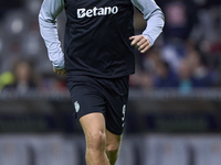 Viktor Gyokeres of Sporting CP warms up before the Liga Portugal Betclic match between SC Braga and Sporting CP at Estadio Municipal de Brag...