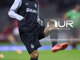 Pedro Goncalves of Sporting CP warms up before the Liga Portugal Betclic match between SC Braga and Sporting CP at Estadio Municipal de Brag...