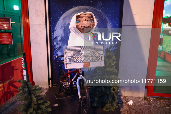 E.T.  figure in front of Madame Tussauds museum in Berlin, Germany on November 9th, 2024. 