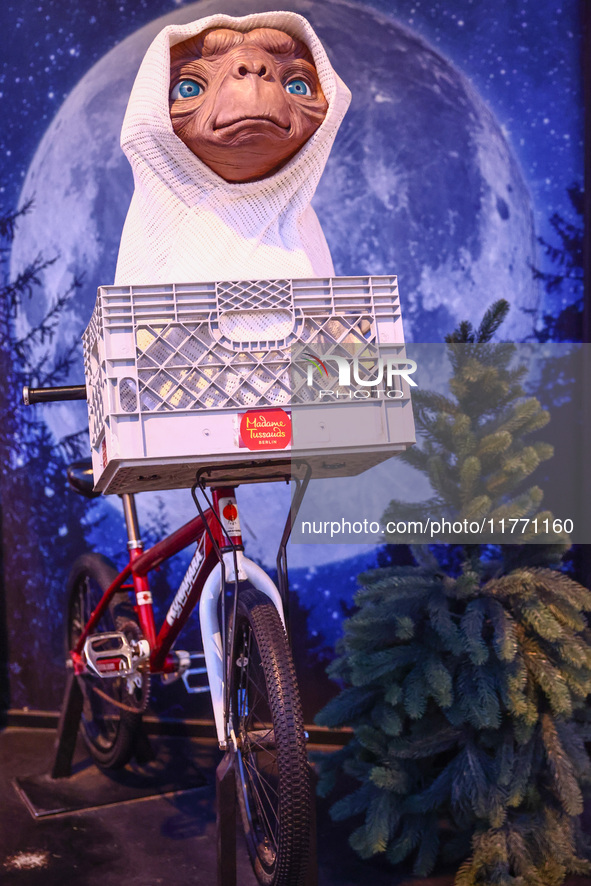 E.T.  figure in front of Madame Tussauds museum in Berlin, Germany on November 9th, 2024. 