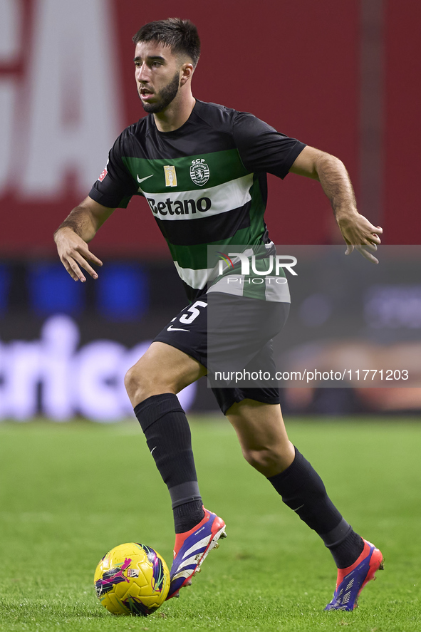 Goncalo Inacio of Sporting CP is in action during the Liga Portugal Betclic match between SC Braga and Sporting CP at Estadio Municipal de B...