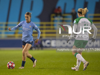 Kerstin Casparij #18 of Manchester City W.F.C. is in possession of the ball during the UEFA Champions League Group D match between Mancheste...