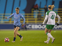 Kerstin Casparij #18 of Manchester City W.F.C. is in possession of the ball during the UEFA Champions League Group D match between Mancheste...