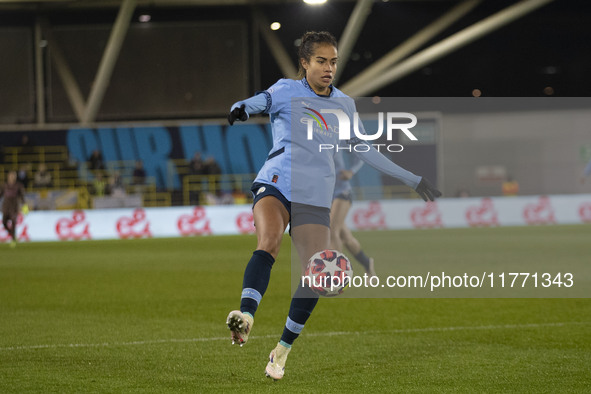 Mary Fowler #8 of Manchester City W.F.C. possesses the ball during the UEFA Champions League Group D match between Manchester City and Hamma...