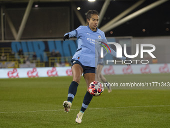 Mary Fowler #8 of Manchester City W.F.C. possesses the ball during the UEFA Champions League Group D match between Manchester City and Hamma...