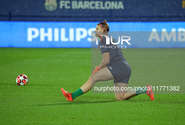 Carina Schluter plays during the match between FC Barcelona Women and SKN St. Poelten Women, corresponding to week 3 of Group D of the Women...