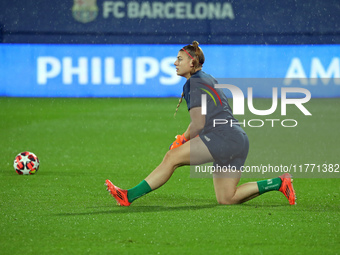 Carina Schluter plays during the match between FC Barcelona Women and SKN St. Poelten Women, corresponding to week 3 of Group D of the Women...