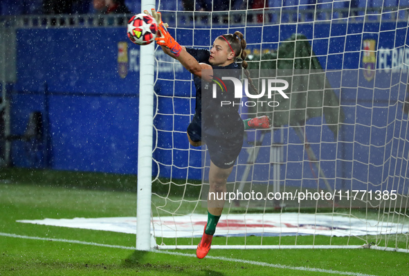 Carina Schluter plays during the match between FC Barcelona Women and SKN St. Poelten Women, corresponding to week 3 of Group D of the Women...