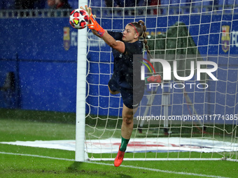 Carina Schluter plays during the match between FC Barcelona Women and SKN St. Poelten Women, corresponding to week 3 of Group D of the Women...